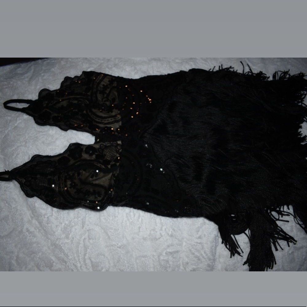 Black Dress - Picture 4 of 11